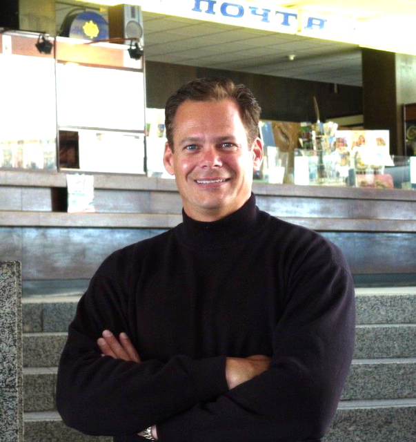 Date this charming United States man James from Dallas US7637