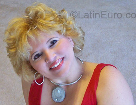 Date this georgeous United States girl Mara from Las Vegas US7688