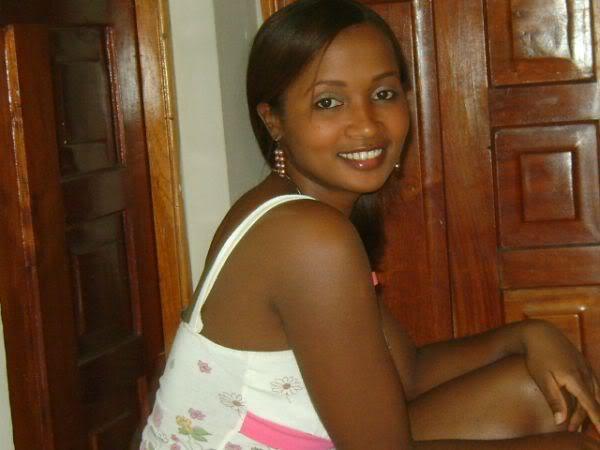 Date this good-looking Dominican Republic girl Claudia from Santo Domingo US7728