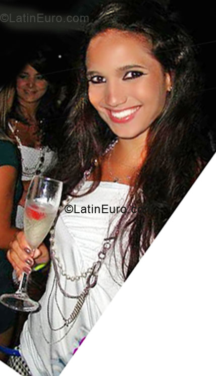 Date this fun Brazil girl DyWest from Vitoria BR3748