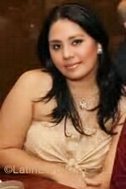 Date this good-looking Honduras girl Conny from San Pedro Sula HN233