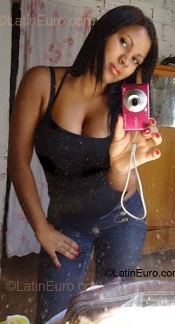 Date this good-looking Brazil girl Solange Caroline from Mongagua BR3800