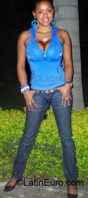 Date this nice looking Dominican Republic girl Jocely gonzalez from Santiago DO6996