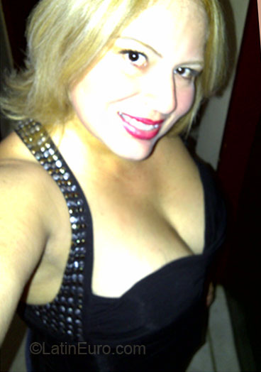 Date this attractive Venezuela girl Maria Lourdes from Barquisimeto VE35