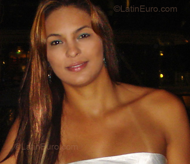 Date this voluptuous Brazil girl Vanessa from Jau BR3819