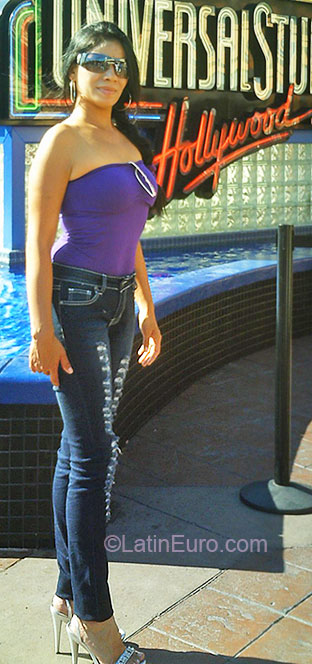 Date this athletic Mexico girl Gabriela from Guadalajara MX229