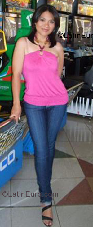Date this cute Ecuador girl Nancy Cristina from Quito EC44