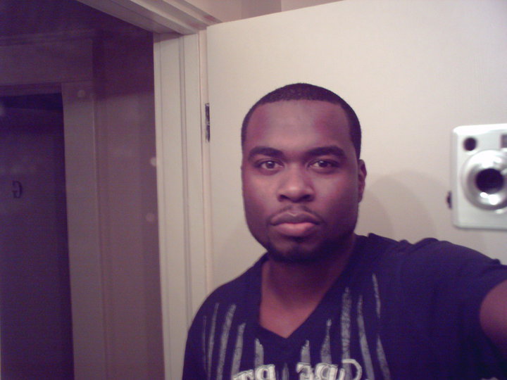 Date this gorgeous United States man Larry from Greensboro US7990