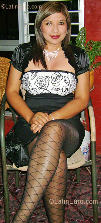 Date this attractive Peru girl Maria Ines from Lima PE375