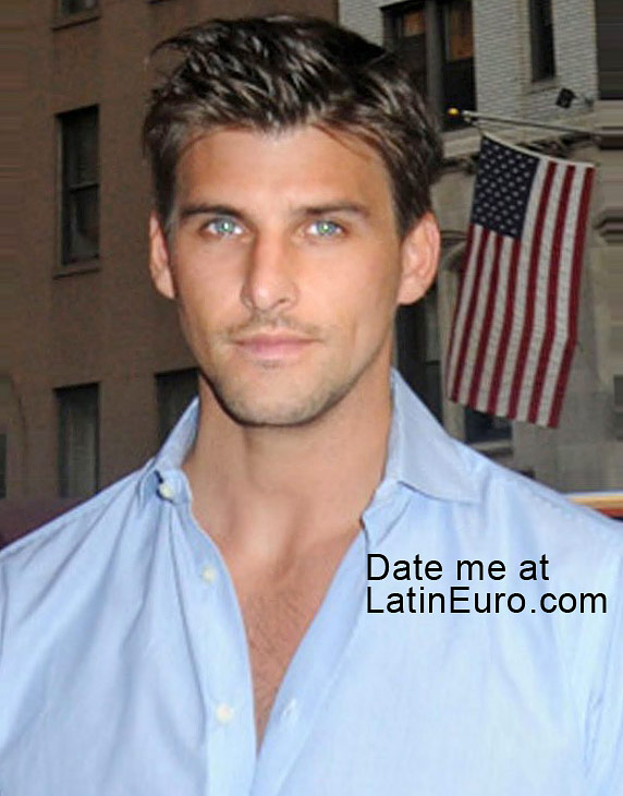 Date this foxy Germany man Aamrett from Frankfurt DE400