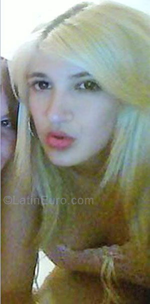 Date this gorgeous Brazil girl Jakeline Paula from Tres Coracoes BR3967