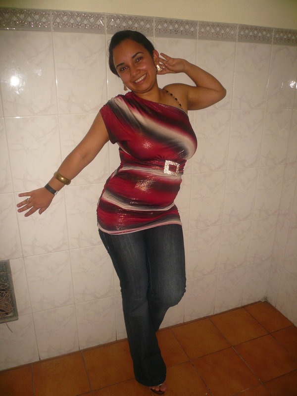 Date this gorgeous Dominican Republic girl Carolina from Santo Domingo DO5518