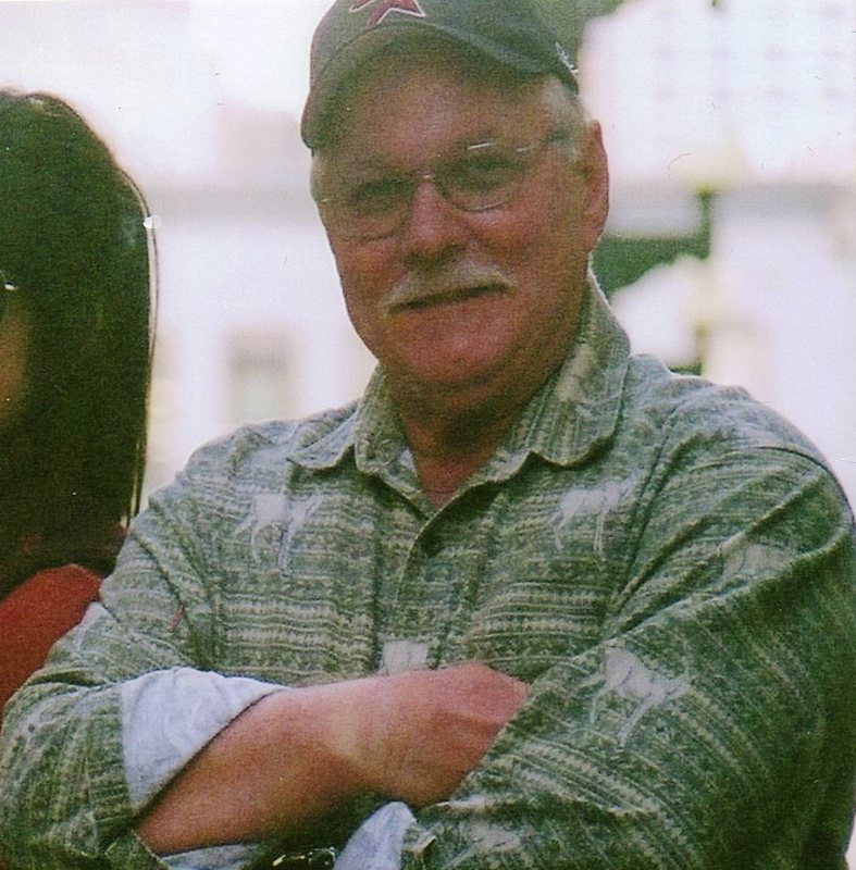 Date this pretty United States man Chuck from La Feria US8153