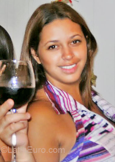 Date this beautiful Brazil girl Flavia from  BR4005