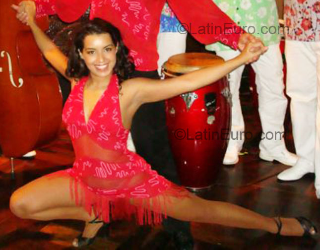 Date this hard body Brazil girl Maria from Rio De Janeiro BR4017