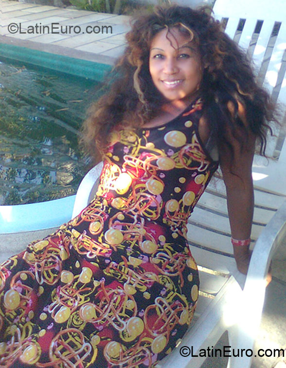 Date this sultry Brazil girl Rosimere from Rio Das Ostras BR4080