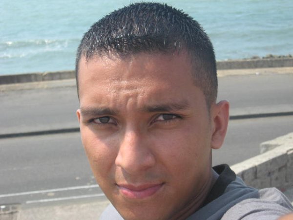 Date this attractive Colombia man Carlos from Armenia CO5683