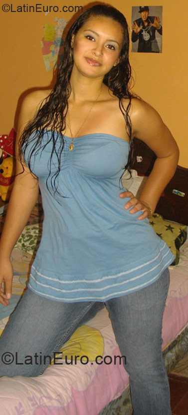 Date this athletic Honduras girl Yessica from Tegucigalpa HN262
