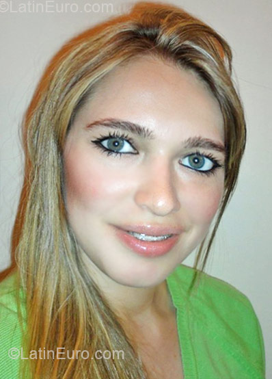 Date this charming Brazil girl Juliana from Sao Paulo BR4270