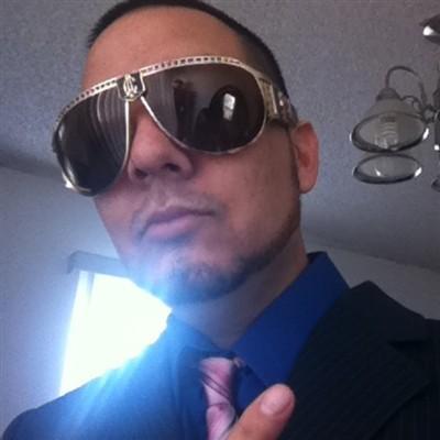 Date this charming United States man Crucifix77 from Oxnard US8442