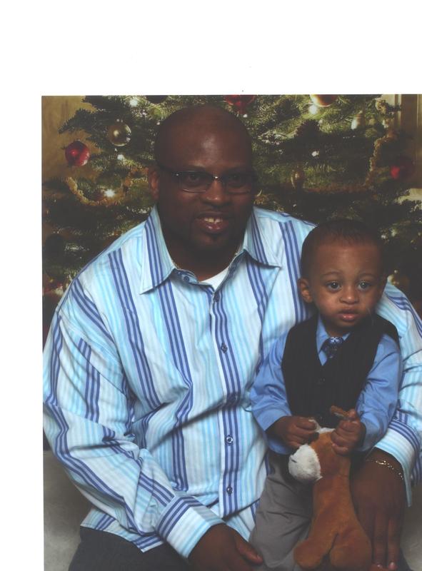 Date this happy United States man Pitoe from Las Vegas US8490