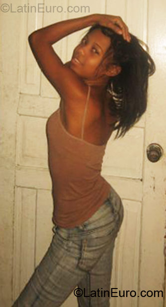 Date this lovely Dominican Republic girl Franchesca from SAN CRISTOBAL DO5870