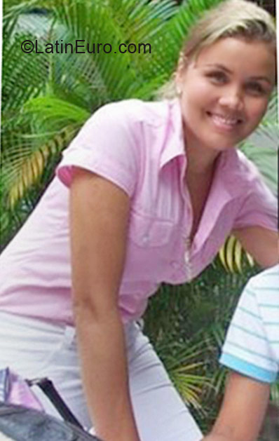 Date this charming Colombia girl Paulina from Sincelejo CO5944