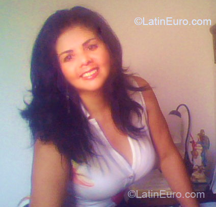 Date this charming Colombia girl Martha Lucia from Bucaramanga CO5963