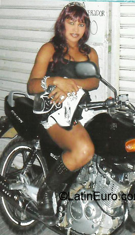 Date this charming Colombia girl Deni from Cucuta CO7185