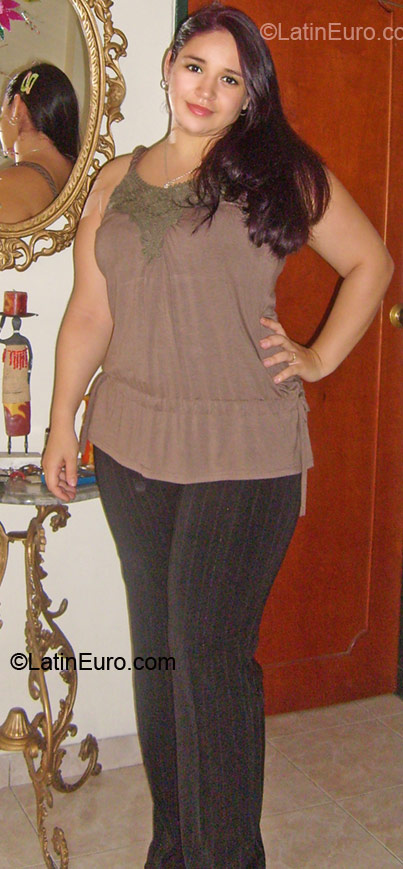 Date this georgeous Colombia girl Andrea from Cali CO9421
