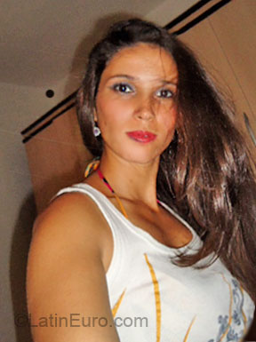 Date this charming Brazil girl Davile from Marica BR4372