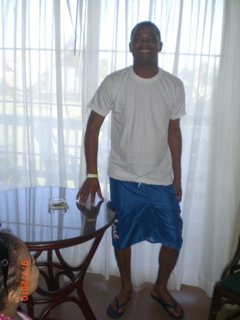 Date this tall Dominican Republic man Wilkin from Santo Domingo DO6095