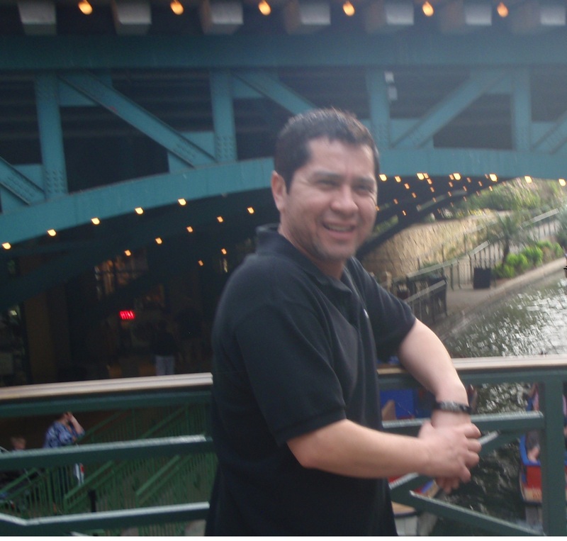 Date this sultry United States man Edgar from Los Angeles US8691