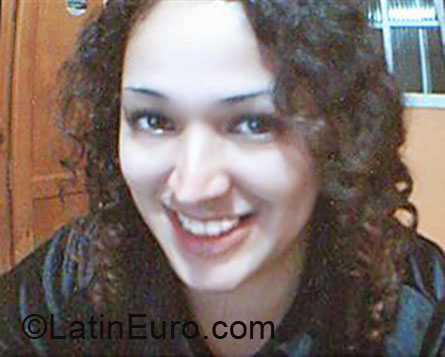 Date this beautiful Brazil girl Ana from Brasilia BR4413