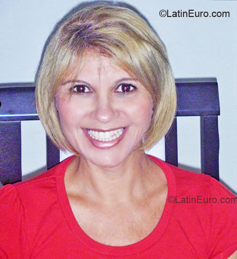 Date this good-looking Brazil girl Gleyze from Joao Pessao BR4421