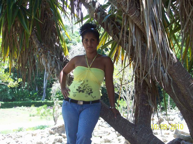 Date this hot Cuba girl Maidole from Bayamo CU8