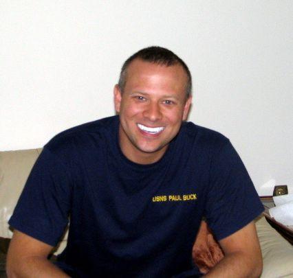 Date this happy United States man William from Hollywood US8821