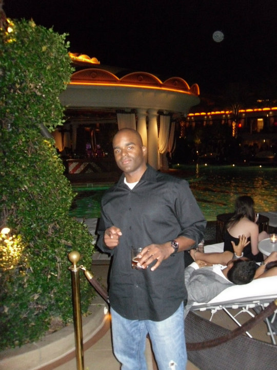 Date this hard body United States man Smokey24x from Sacramento US8823