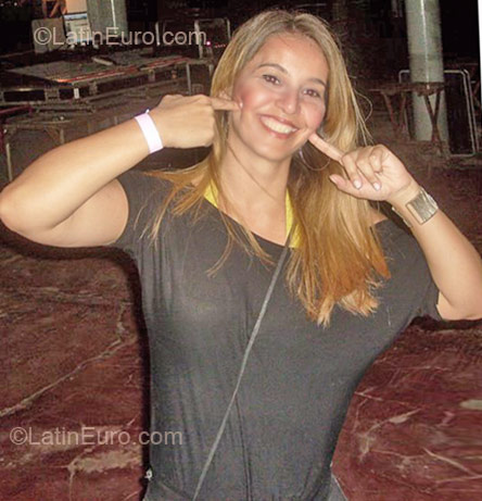 Date this voluptuous Brazil girl Patricia from Recife BR4595