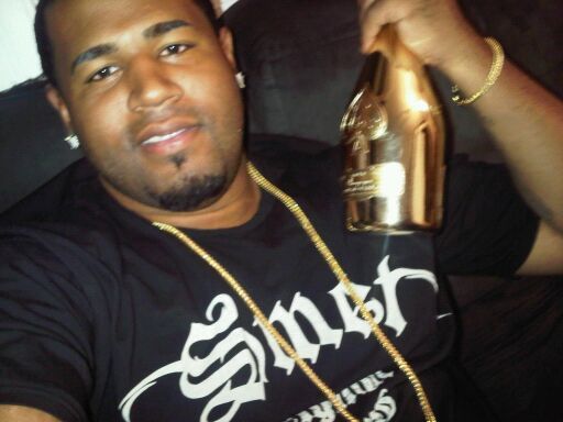 Date this hard body United States man El from Boston US8915