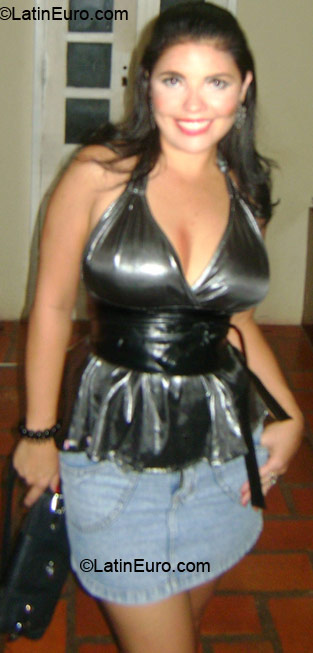 Date this hard body Brazil girl Dina from Fortaleza BR6195