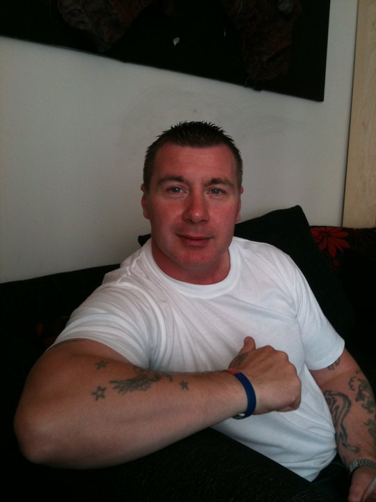 Date this good-looking United Kingdom man Paul from Romford, GB473