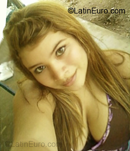 Date this gorgeous Panama girl Adis from David PA105