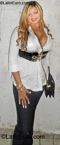 Date this happy Brazil girl Maria Eduarda from Passos BR6080