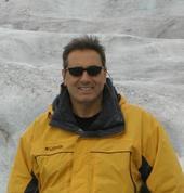 Date this foxy United States man Peter from Beverly Hills US8983