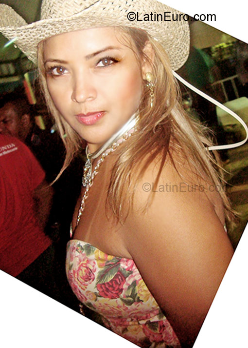 Date this voluptuous Brazil girl Dorinha from Manaus BR4738