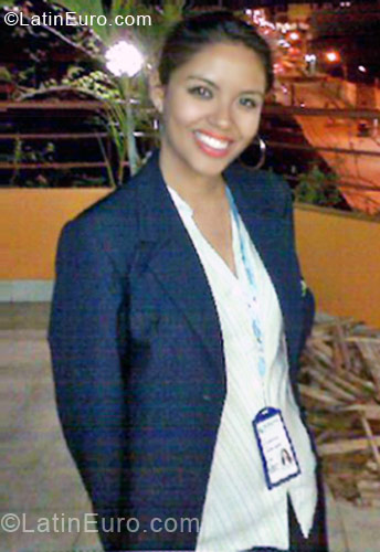 Date this beautiful Peru girl Jackeline from Tarapoto PE441