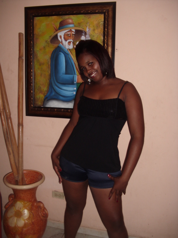 Date this voluptuous Dominican Republic girl Fabiola from Santo Domingo DO6828