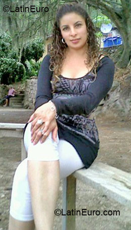 Date this pretty Honduras girl Wendy from Tegucigalpa HN291