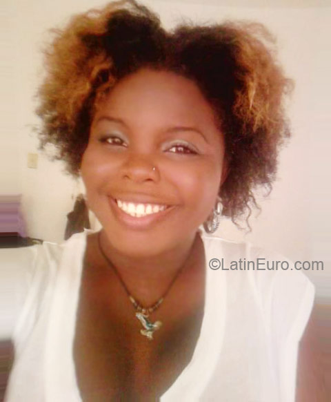 Date this athletic Jamaica girl Koffee from Montego Bay JM203